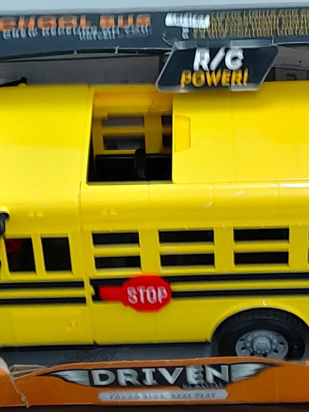 LPN - DRIVEN by Battat RC School Bus: Remote Control Vehicle Toy